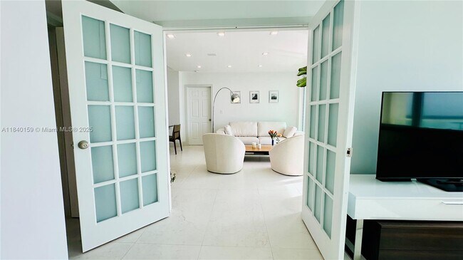 Building Photo - 800 Claughton Island Dr