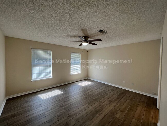 Building Photo - 6069 Breckenridge Dr