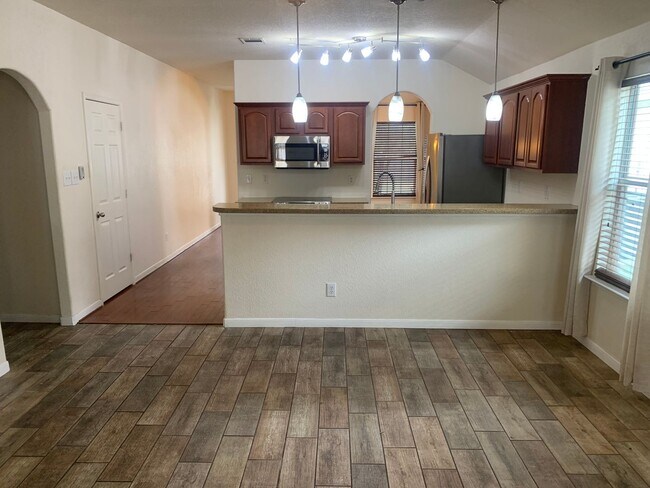 Building Photo - *COMING SOON* Stylish Living in Helotes – 3BR Home with Pool & Park Access!