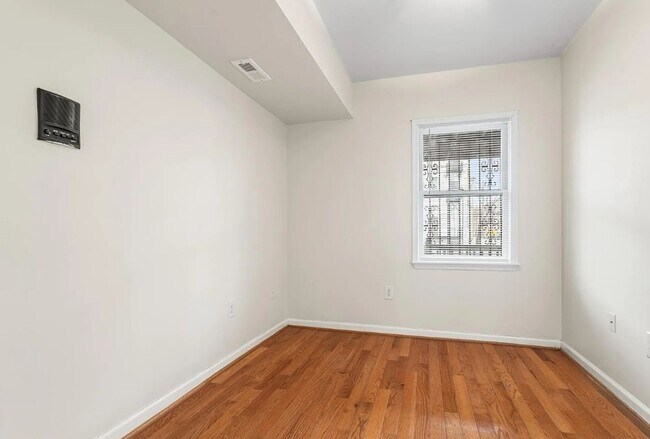 Building Photo - 1401 Druid Hill Ave