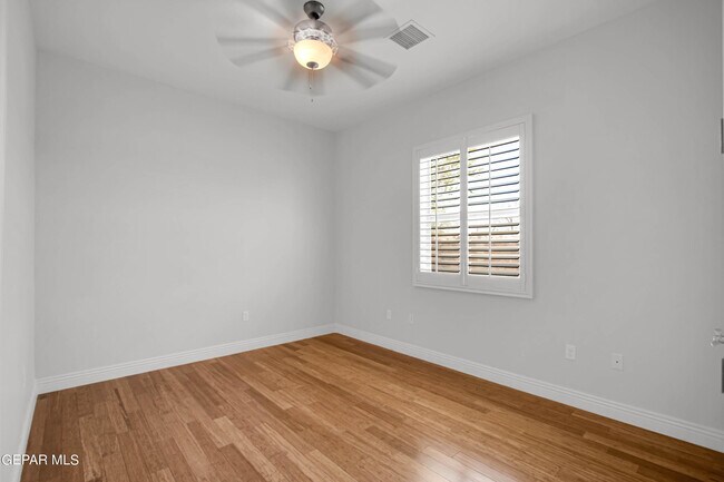 Building Photo - 2205 Hacienda Rey Dr