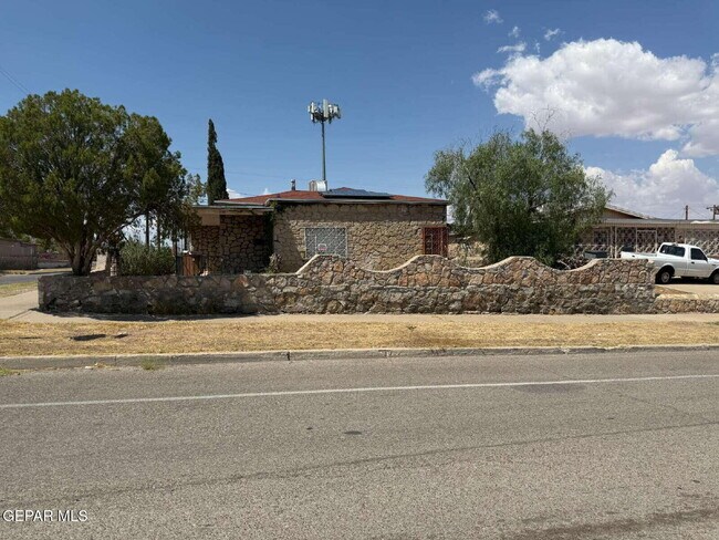 Building Photo - 3501 Taylor Ave