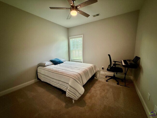 Building Photo - 404 Bella Notte Cir