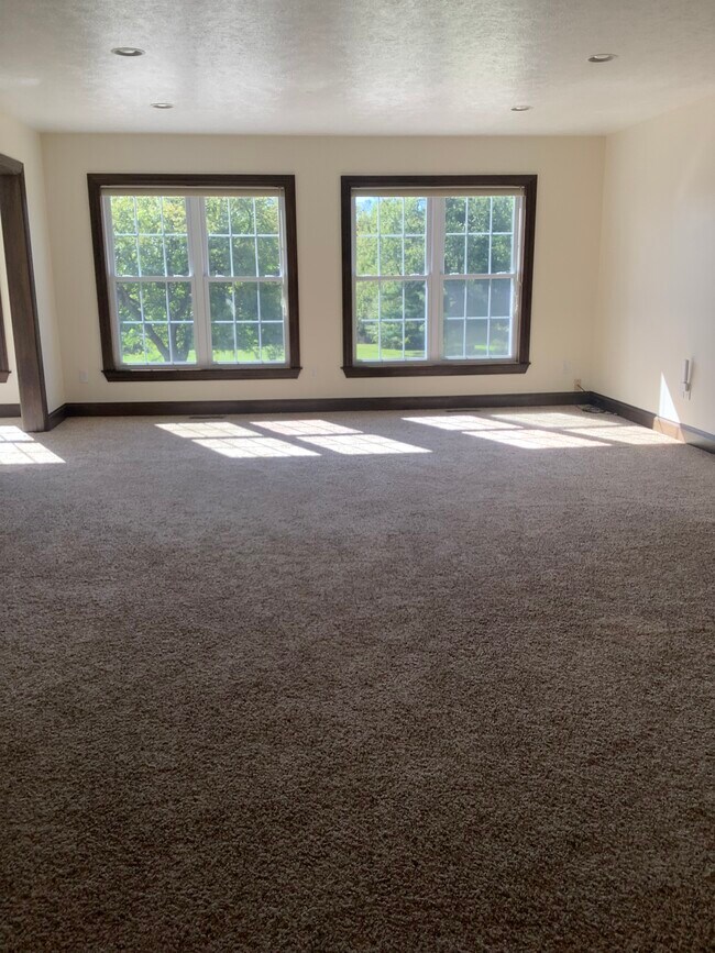 Building Photo - 13775 Carlton St