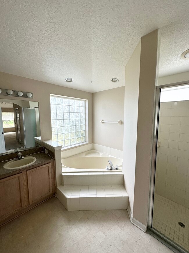 Building Photo - 15 Zinnia Trail