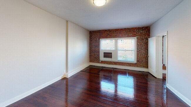 Building Photo - 752 S Mariposa Ave #204 Los Angeles, CA 90005