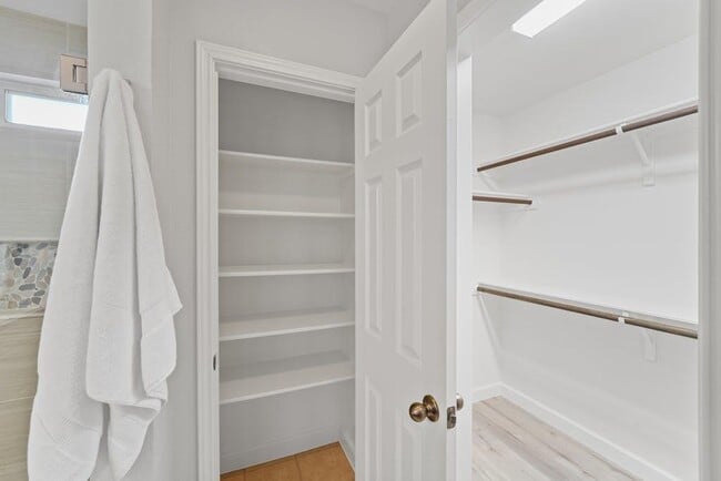 Building Photo - 3529 Shiraz Loop