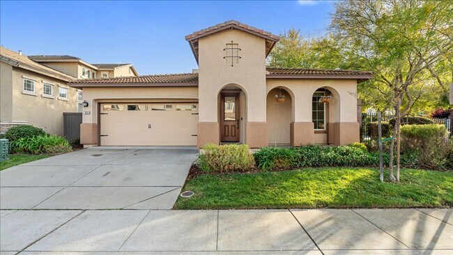 Primary Photo - 1528 Morning Glory Ln