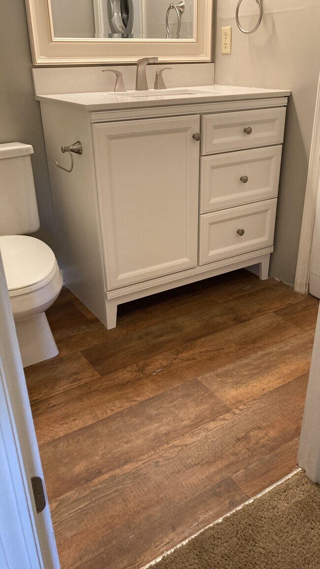 Building Photo - 1010 Blue Ridge Dr