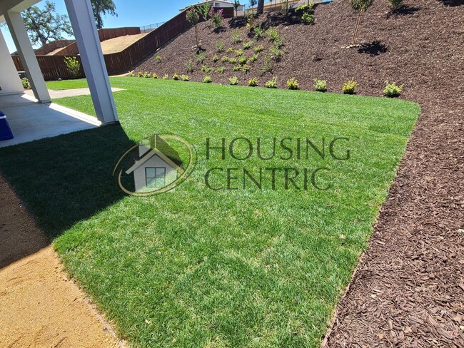Building Photo - Luxurious Newer Construction Rental Home I...