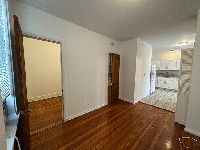 Building Photo - 1302 N Cleaver St