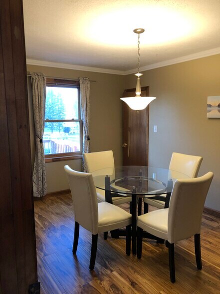 Building Photo - 8 Raymond St