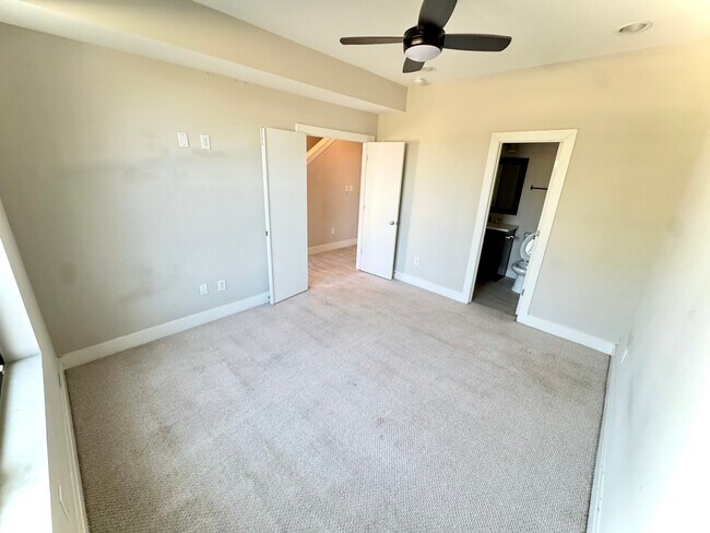 Building Photo - 1613 Milby St