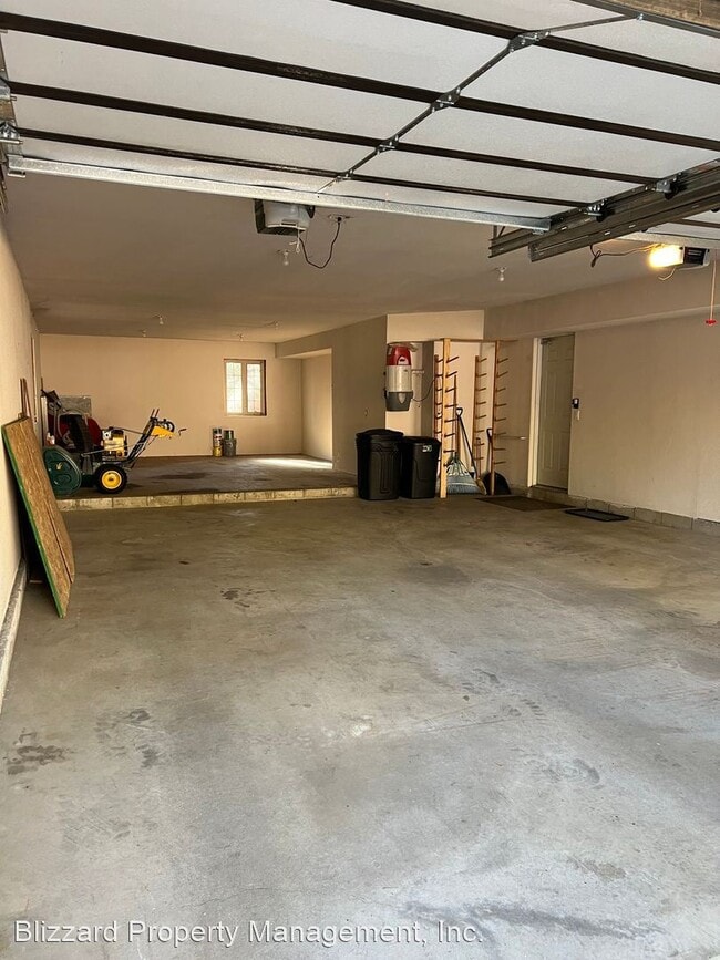 Building Photo - 5 br, 4 bath House - 30 Whispering Pines Road