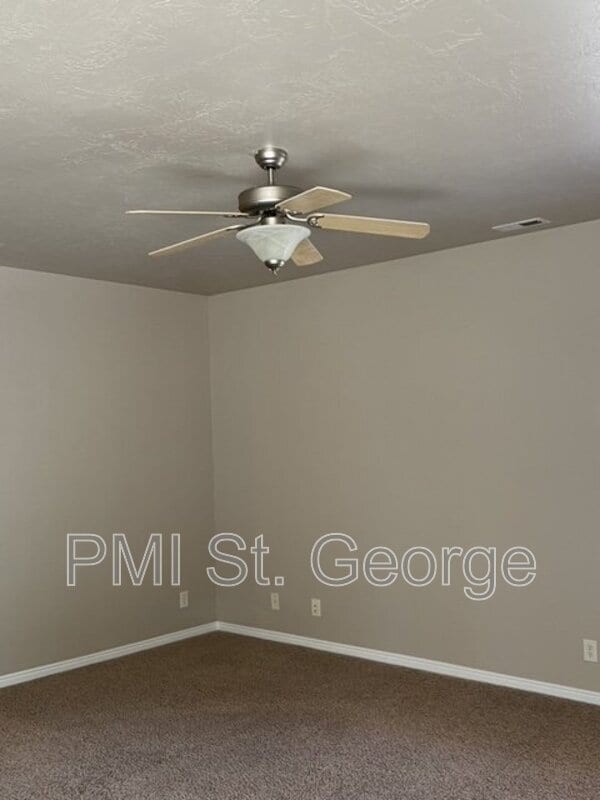 Building Photo - 508 N 2480 W