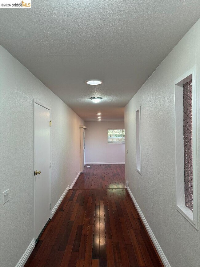 Building Photo - 40725 Capa Dr