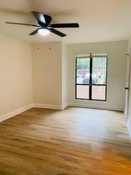 Building Photo - 524 Warm Springs Cir