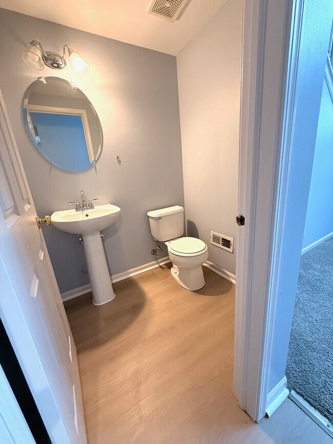 Building Photo - 2279 Reflections Dr