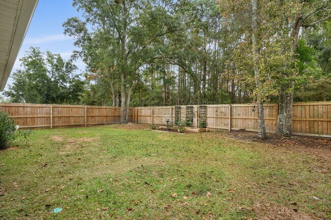 Building Photo - 515 E Marigold Dr