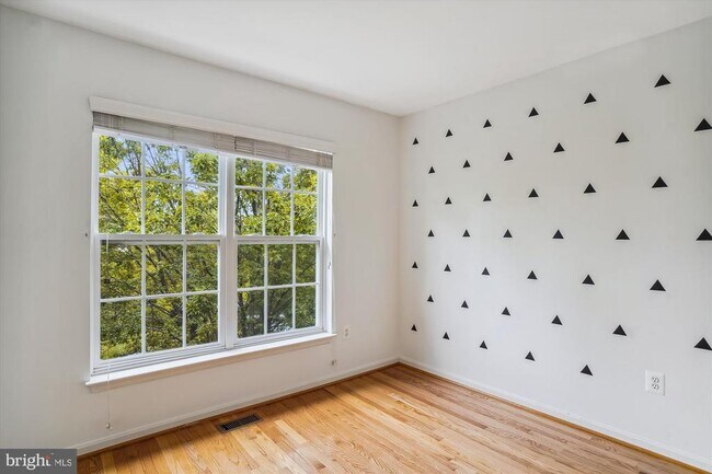 Building Photo - 152 Fieldstone Ct