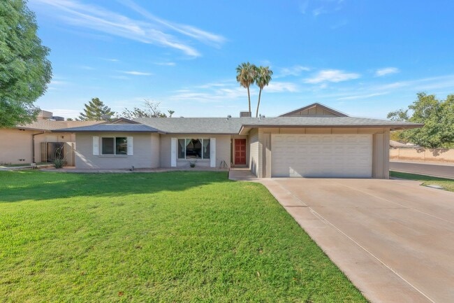 Building Photo - 5-Bedroom Tempe Home with Private Pool, Guest House & Garage Near ASU