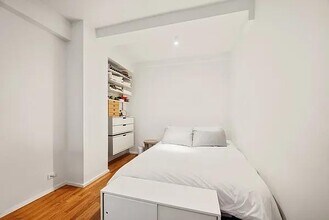 Building Photo - 465 W 23 St