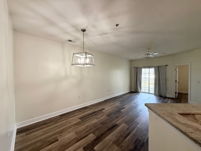 Building Photo - Myrtle Beach - 3 Bedroom / 2 Bathroom Condo