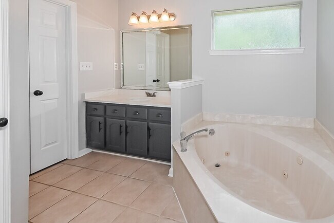 Building Photo - 5814 Steffani Dr