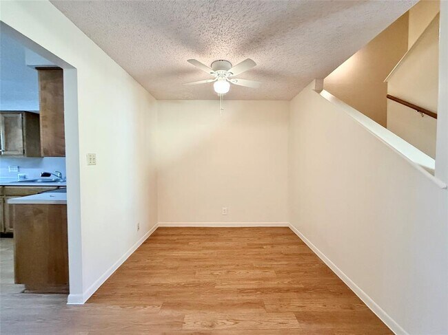 Building Photo - 104 Verna Spur