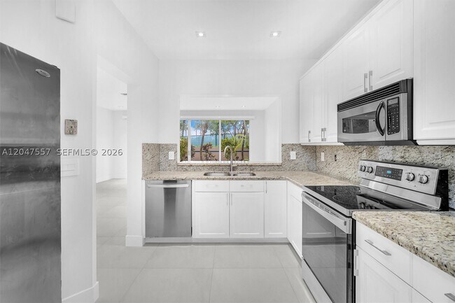 Building Photo - 21391 Marina Cove Cir