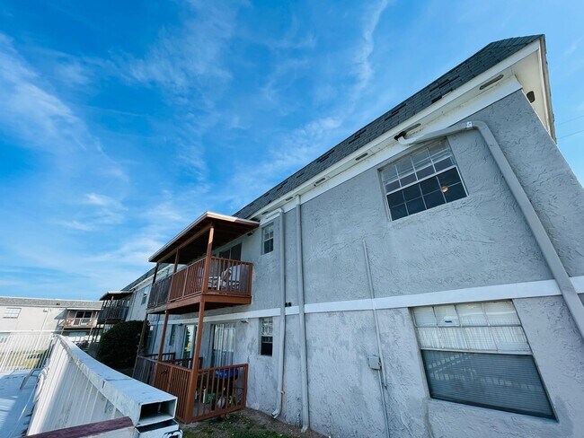 Building Photo - Modern 2BD/1.5BA Condo in Orlando – HOA Community with Lawn Care Included