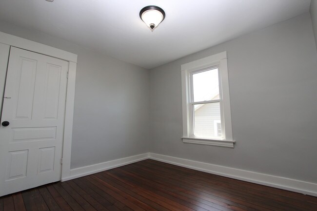 Building Photo - 225 Garfield Ave SW