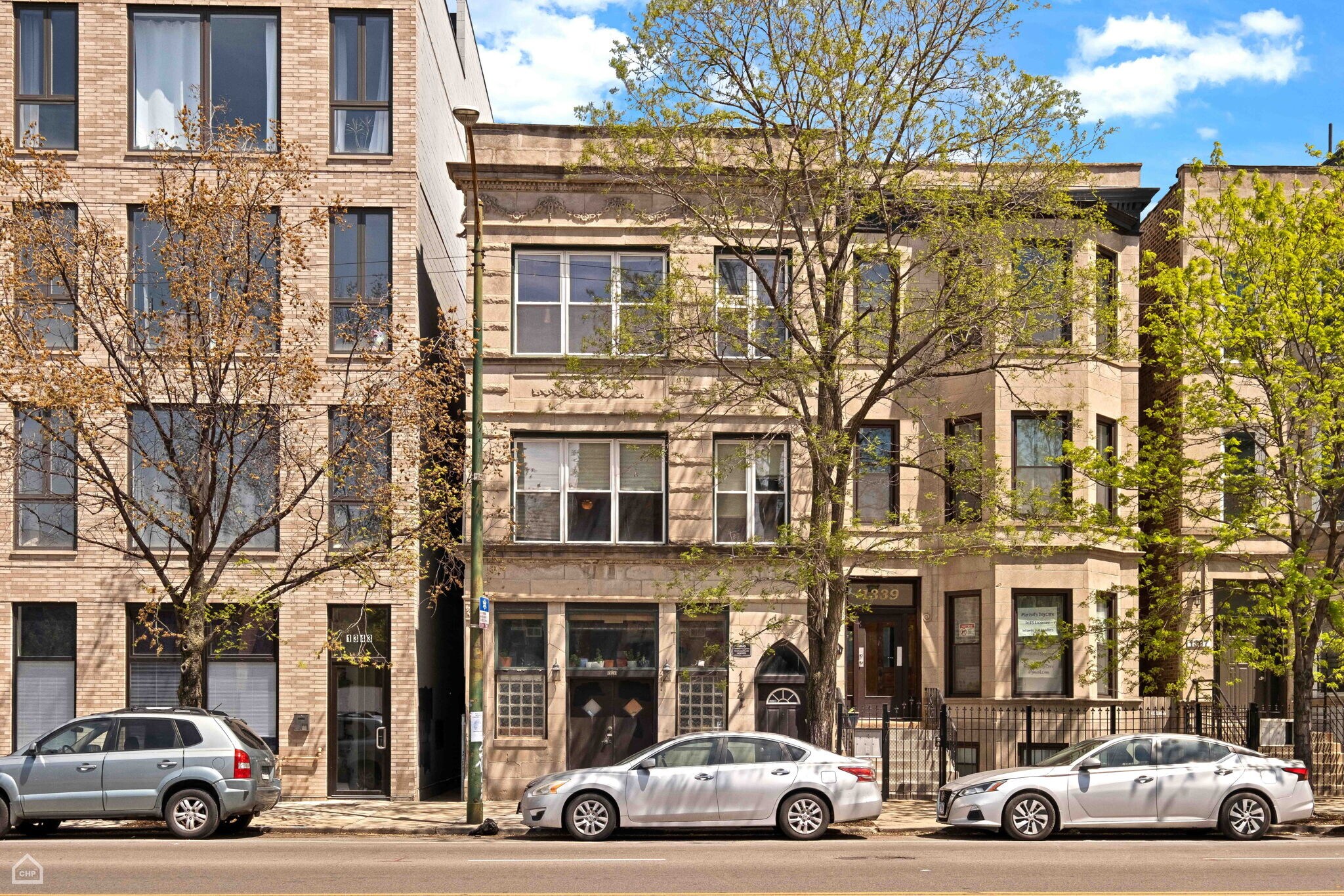 Building Photo - 1341 N Western Ave