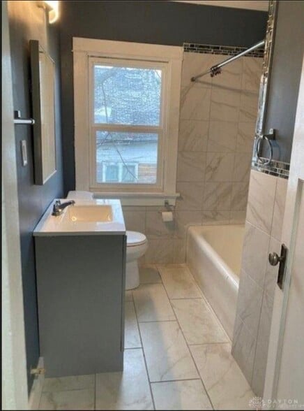 Building Photo - 48 Richmond Ave