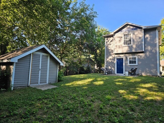 Building Photo - 1416 Maple Ln