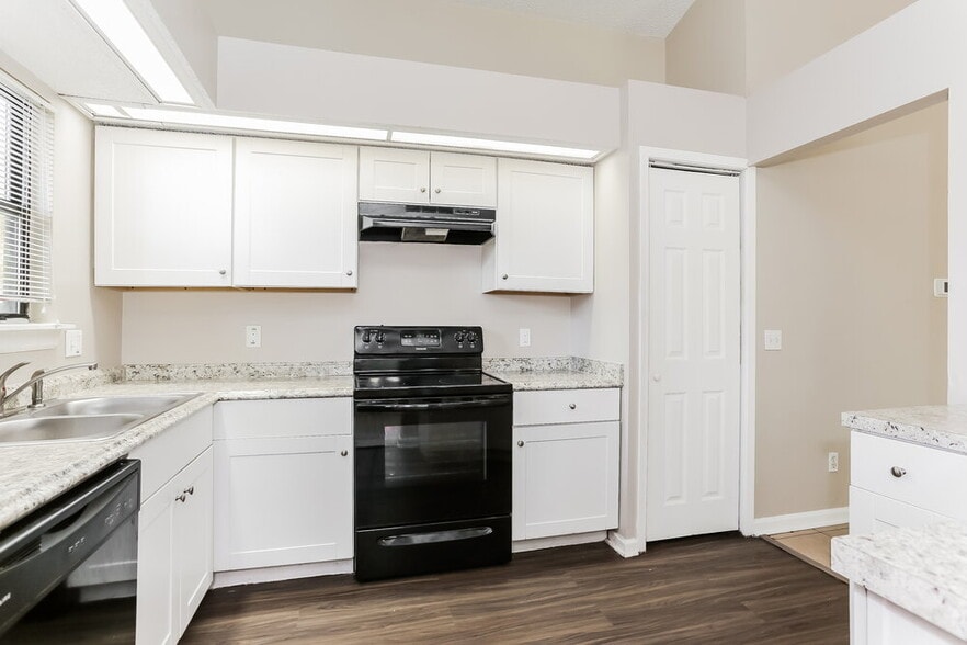 Building Photo - 7125 Star Rush Dr