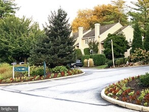 Building Photo - 11 Cabot Dr