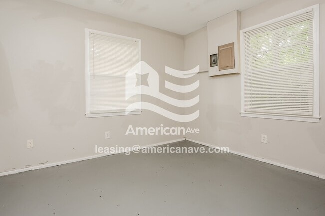 Building Photo - 8020 Park Ave