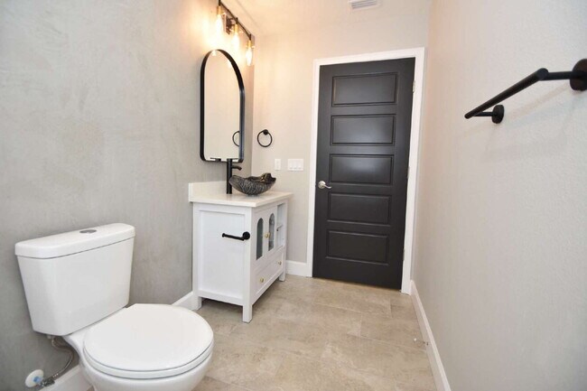 Building Photo - 86 Laramie Dr