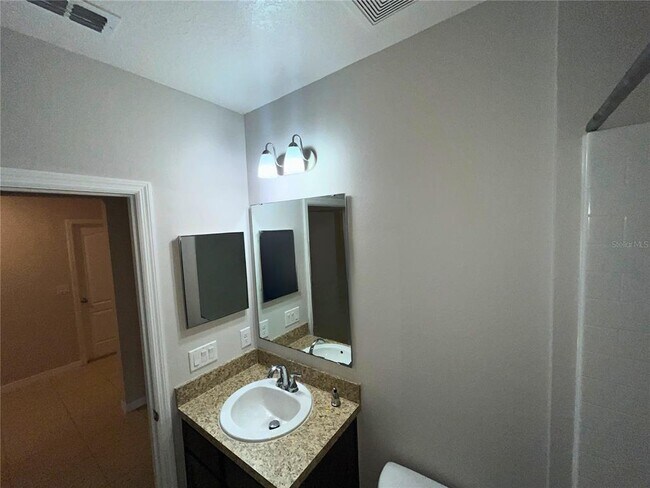 Building Photo - 167 E Fiesta Key Loop