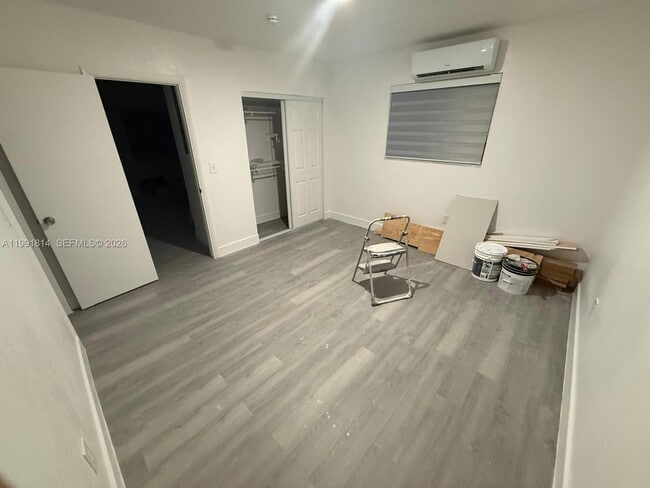 Building Photo - 225 SW 76th Ct