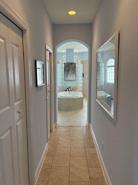 Building Photo - 8509 S Lake Cir