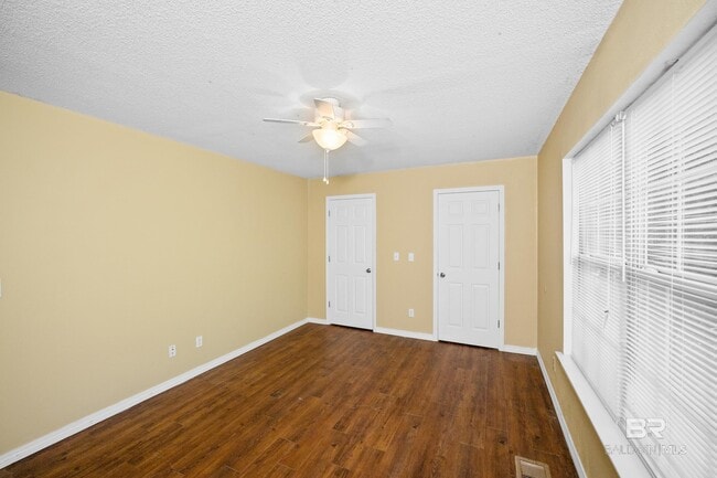 Building Photo - 8564 Garden Cir
