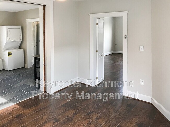 Building Photo - 404 W 27th St