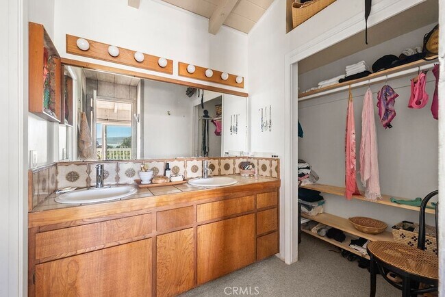 Building Photo - 128 Crescent Bay Dr