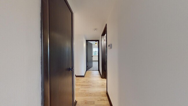Building Photo - Parma - 2 Bedroom - 3rd Floor Unit