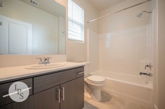 Building Photo - Riverstone Madera Home, 2BR/2BA – Numerous HOA Amenities!