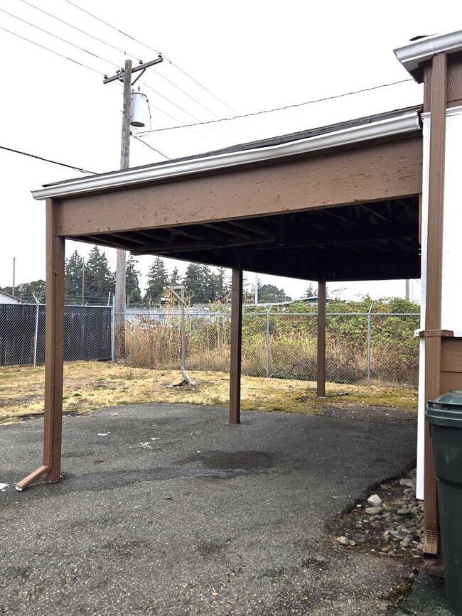 Building Photo - 8420 S Tacoma Way