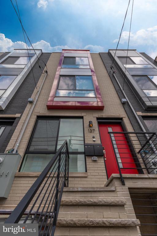 Building Photo - 137 W Huntingdon St