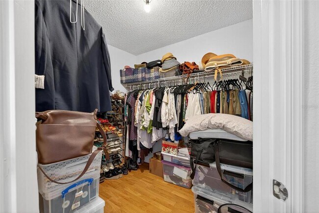 Building Photo - 1400 Holly Glen Run